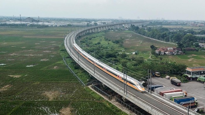 Tok! Komisi VI Setujui PMN Rp 3,2 T buat Kereta Cepat JKT-BDG