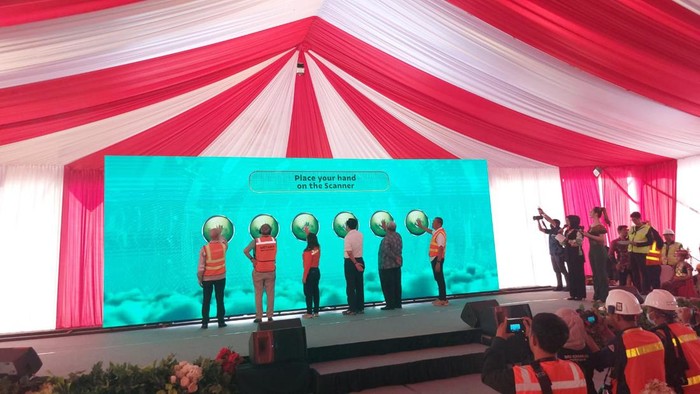 Luhut Resmikan Pembangunan Smelter Nikel RI di Pomalaa, Produksi Terbesar di Dunia