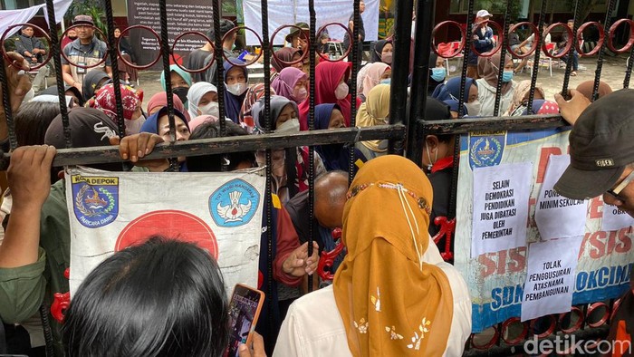 Polemik SDN Pocin 1, Pemprov Jabar Ancam Batal Bantu Proyek Masjid Raya Depok