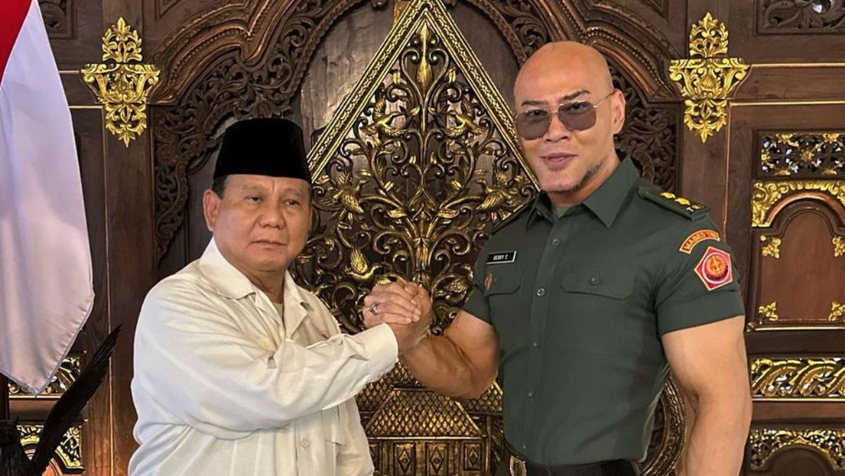 Apakah Pemberian Pangkat Letkol Tituler ke Deddy Corbuzier Salah ?