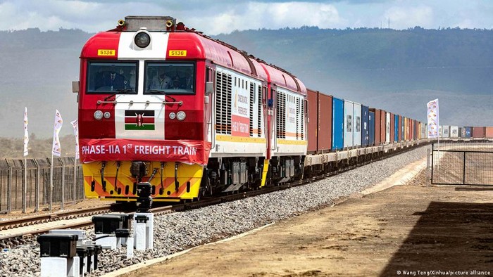 Undang Turki, Uganda Tendang China dari Proyek Rel Kereta