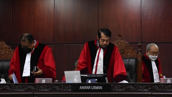 mk-tegaskan-jokowi-tidak-bisa-menjadi-calon-wakil-presiden