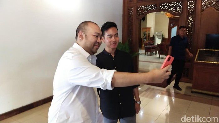 Anak Prabowo Bertemu Gibran di Solo, Bahas Apa?