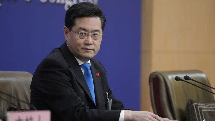 misterius-menlu-china-tak-pernah-terlihat-di-depan-umum-nyaris-sebulan