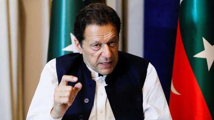 Mantan PM Pakistan Imran Khan-Istri Didakwa Terima Suap