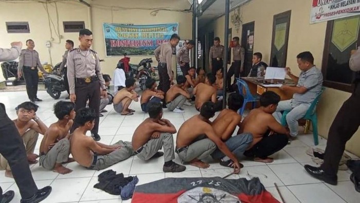 Momen HUT RI di Medan, Puluhan Pelajar Mau Tawuran-Bawa Sajam Ditangkap