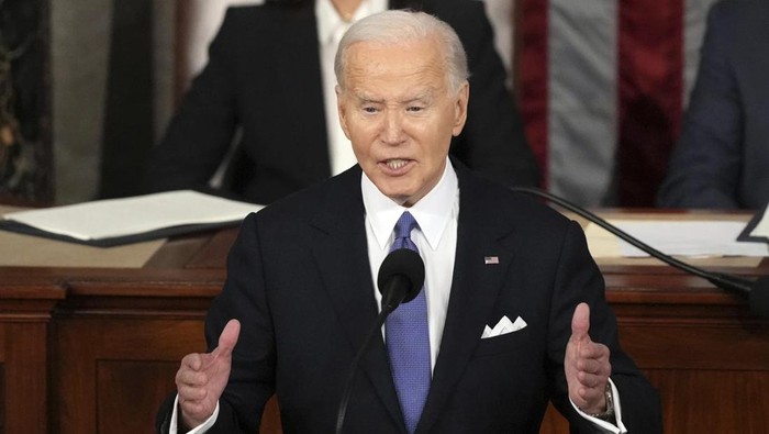 Joe Biden Olok-olok Trump, Sindir Tak Sehat Mental hingga Suntik Pemutih