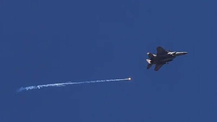 Israel Tewaskan Tokoh Hizbullah dalam Serangan di Suriah