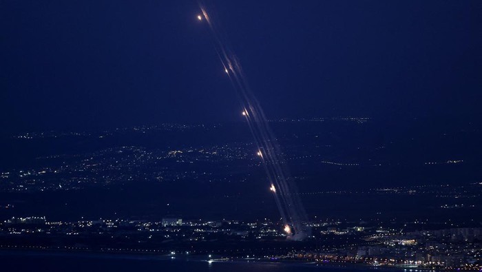Israel Bertekad Hentikan Pengiriman Senjata Iran ke Hizbullah