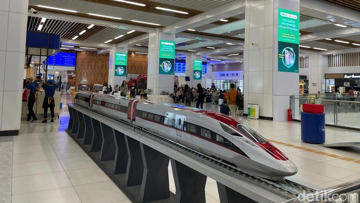 Jadwal Kereta Cepat Whoosh Molor Satu Jam, Ternyata gegara ODGJ