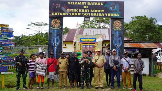 Pimpinan OPM Buron Pembunuhan 4 Prajurit di Maybrat Serahkan Diri ke TNI