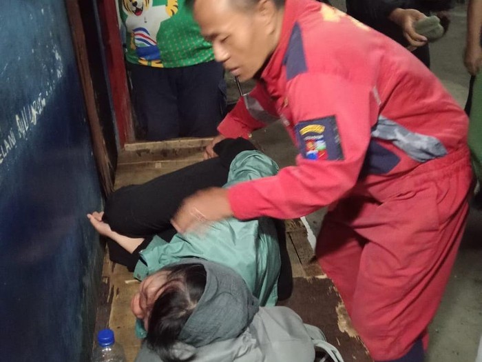 cerita-petugas-damkar-bogor-tangani-orang-kesurupan-hingga-039diludahi039