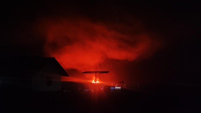 KKB Bakar SMP Agandugume di Puncak Papua Tengah