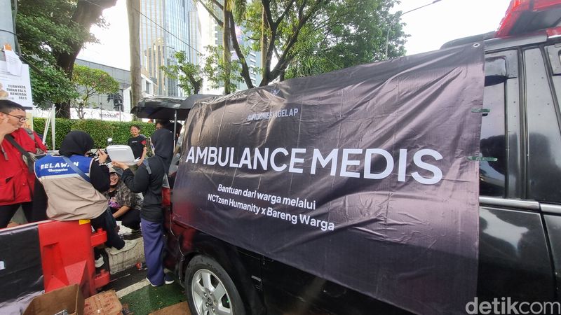 Humanies Project Keluarkan Rp 80 Juta Ambulans Logistik untuk Aksi Indonesia Gelap