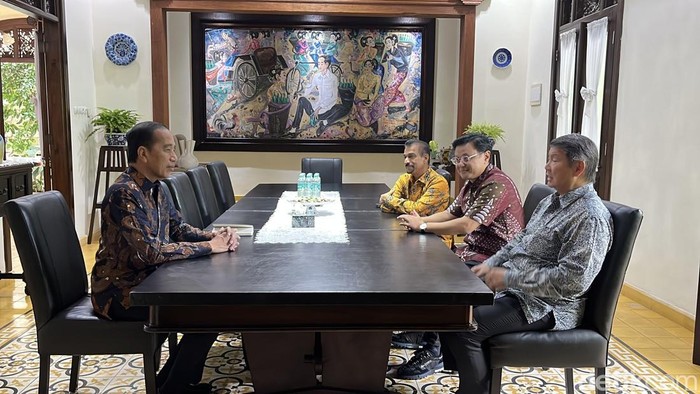Hashim Ungkap Prabowo Titip Salam buat Jokowi dan Pengin Ketemu Minta Nasihat