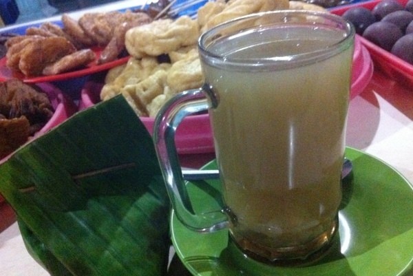 Alasan Kenapa Angkringan Jadi Tempat Nongkrong Favorit