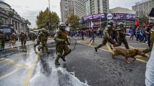 Demo Berujung Rusuh, Presiden Chile Tetapkan Darurat Nasional