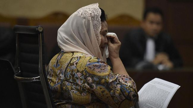 Hadapi Covid-19, Presiden Jokowi Diminta Bebaskan Mantan Menkes Siti Fadilah Supari