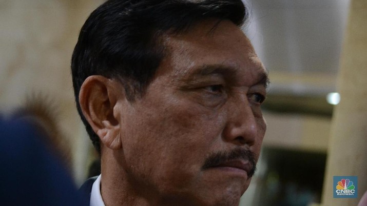 Luhut: Natal dan Tahun Baru, Mal-Resto Wajib Tutup Jam 19.00