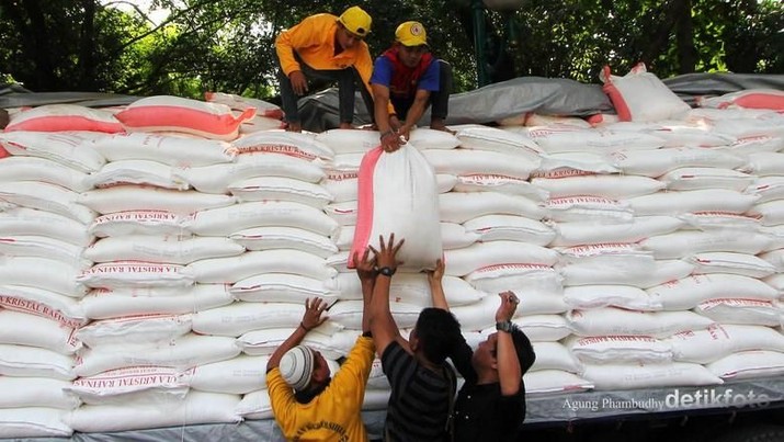 Harga Gula Mahal? Gampang, Impor Saja Lagi!