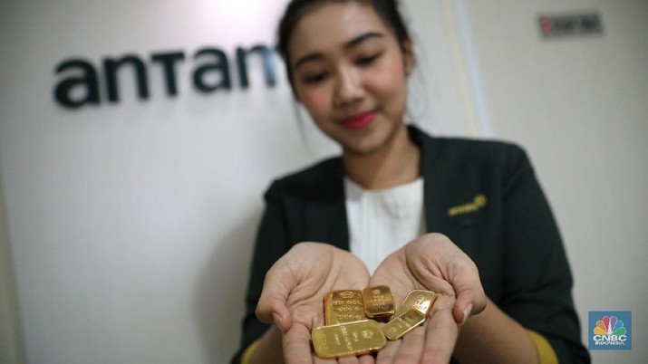 Kian Malam Kian Panas! Emas Terbang ke US$ 1.841/Troy Ons