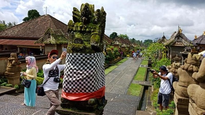 Luhut Effect Bikin Orang Malas Terbang & Liburan ke Bali