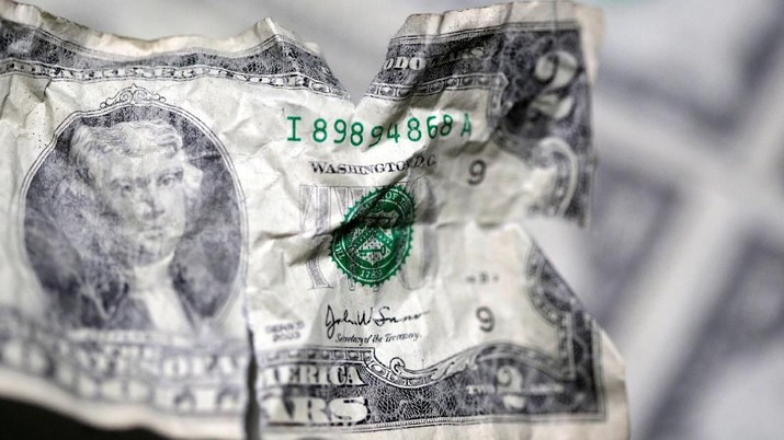 Wah, Benarkah Emas Kini Lebih Berharga dari Dolar AS?