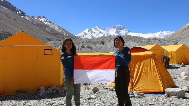 #IniIndonesiaku dan 2 Pendaki Wanita Indonesia Yang Berhasil Mencetak Sejarah Baru