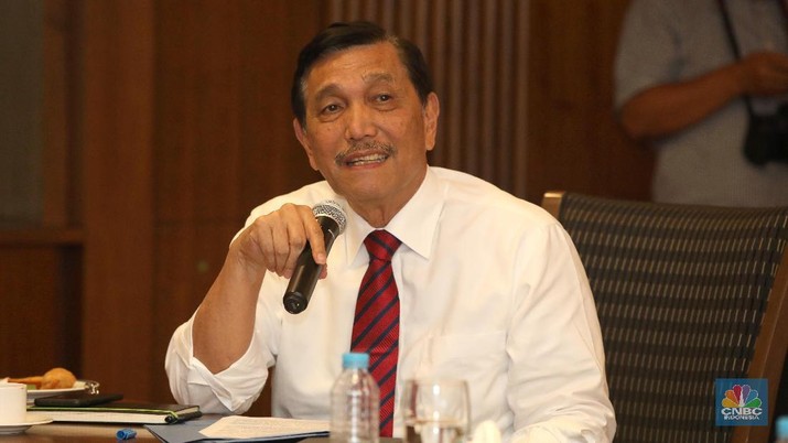 Sua Menlu China yang Sudah Divaksin, Luhut: Kita Kayak Alien!