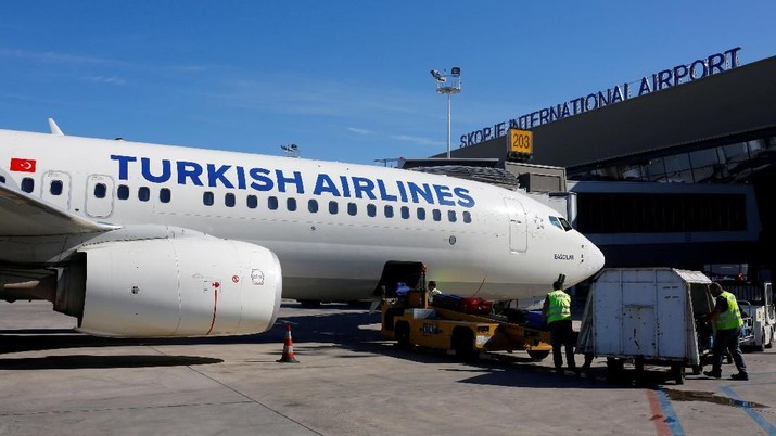 Gegara Gak Pakai Hijab, Polisi Iran Kepung Turkish Airlines