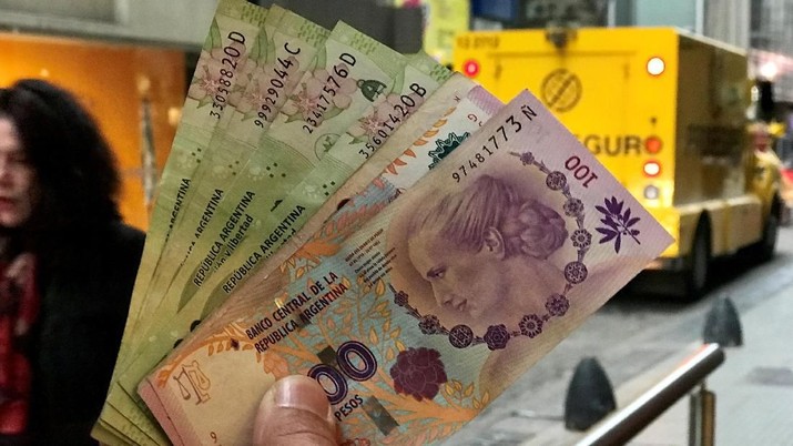 argentina-dibayangi-krisis-pemerintah-kontrol-mata-uang-peso