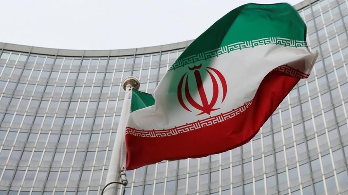 Perang Timur Tengah Bikin Riyal Iran Ambles, Catat Rekor Terendah