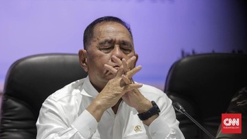  Menhan Imbau Masyarakat Waspadai Militan ISIS Asal Indonesia