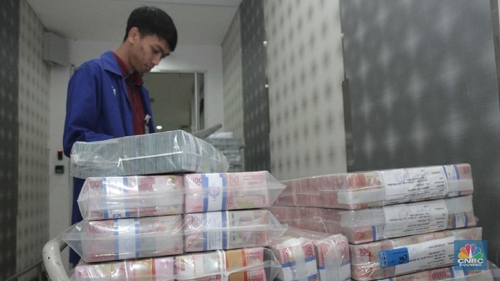 Pukul 16.00 WIB: Rupiah Ditutup Melemah di Rp 14.245/US$