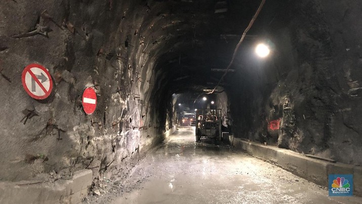 jangan-kaget-ri-juga-punya-gunung-emas-seperti-di-kongo