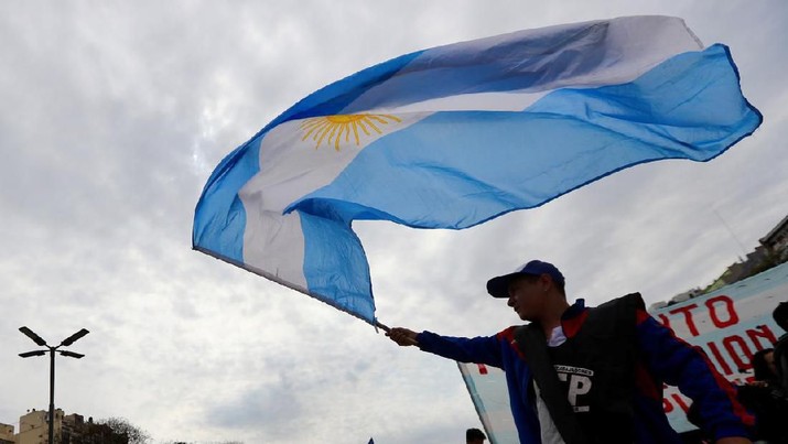 negeri-lionel-messi-lagi-krisis-pembelian-dolar-dibatasi