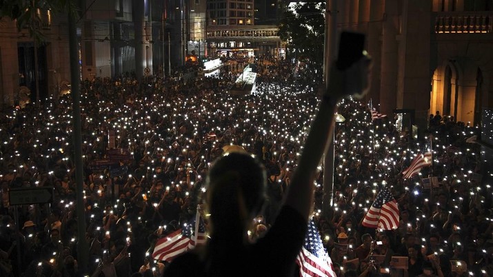 Alasan Trump Teken UU Hong Kong & Jawaban Resmi China