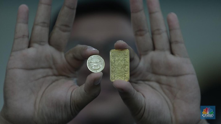 Wow! Aksi Warren Buffett Buat Harga Emas Antam Naik Rp 20.000