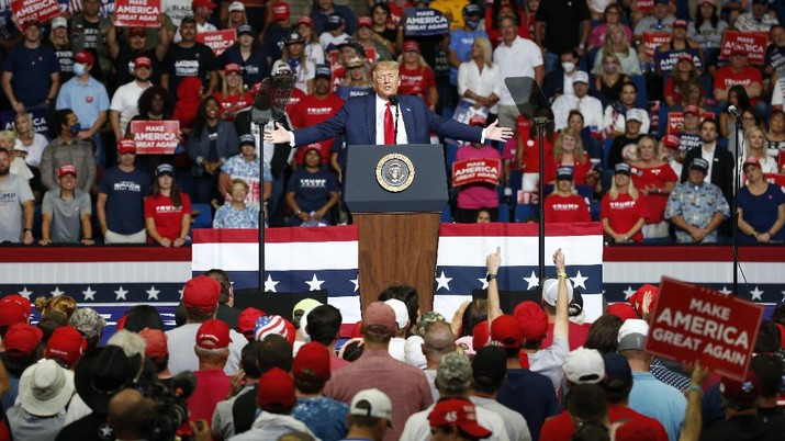 trump-bekukan-visa-kerja-as-hingga-akhir-2020