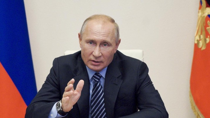 Berani Beda! Putin Tidak Akan Wajibkan Vaksin Covid-19