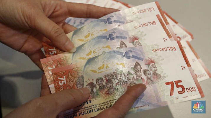 Viral! Pedagang Sate Tolak Dibayar Pakai Uang Rp 75.000