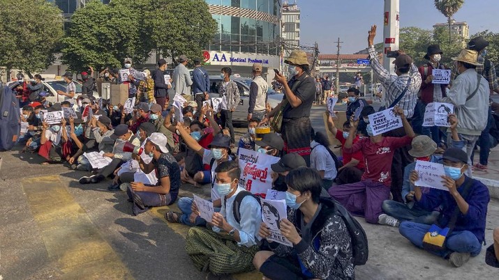 ternyata-ini-alasan-pendukung-suu-kyi-geruduk-kedubes-china