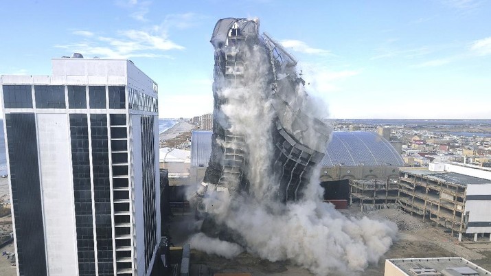 hancur-lebur-trump-plaza-dibom-3000-dinamit