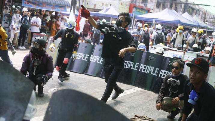 Horor Demo Myanmar Serang Investasi China, Beijing Mengancam!