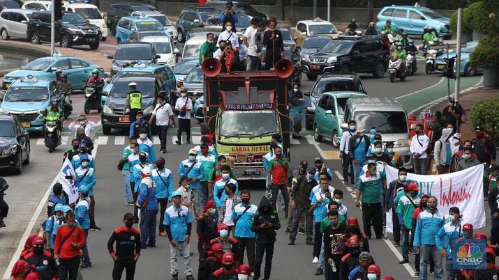 Camkan! Pekerja Kontrak-Outsourcing Tetap Berhak Terima THR