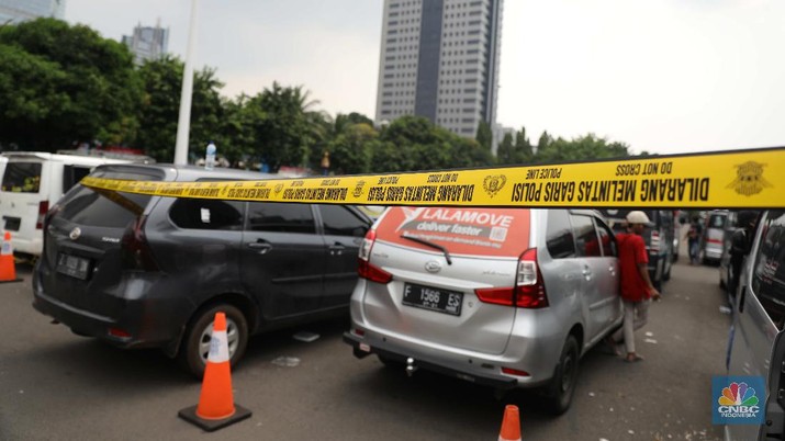 Viral TNI Dikepung Debt Collector, Boleh Sita Mobil di Jalan?