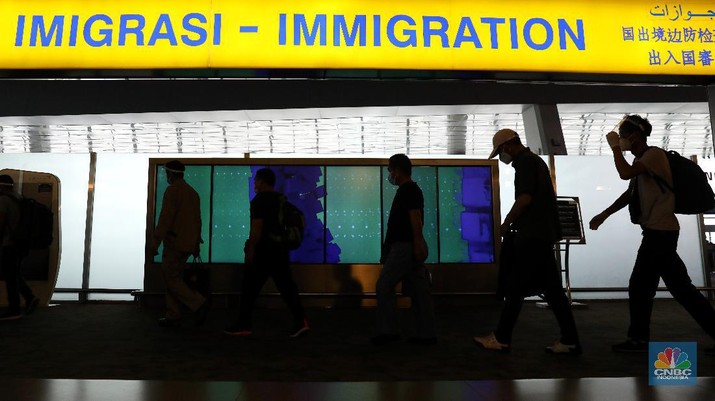 Ramai Warga China 'Serbu' RI saat Mudik Dilarang, Ada Apa?
