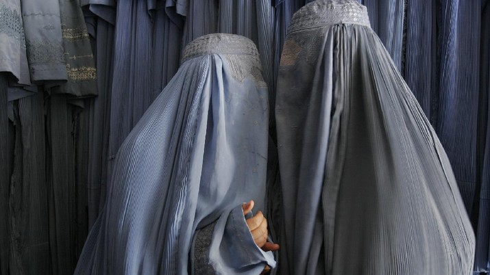 Taliban Larang Perempuan Afghanistan Bekerja & Keluar Rumah