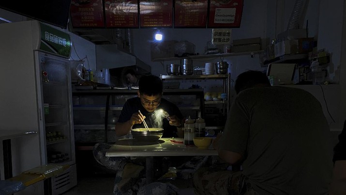 ramai-ramai-kota-china-redupkan-lampu-krisis-listrik