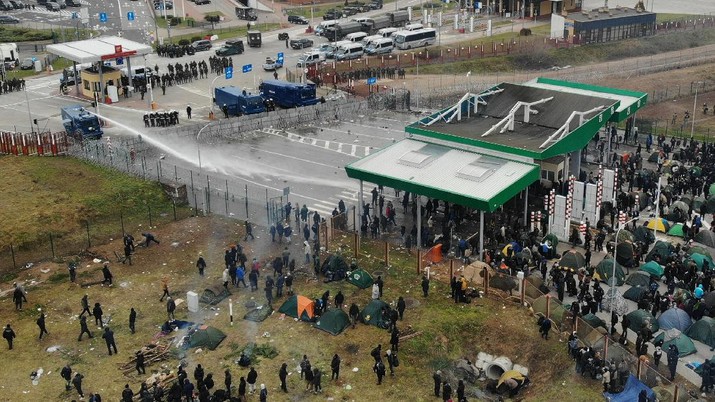 panas-polandia-minta-warganya-tinggalkan-negara-sekutu-putin